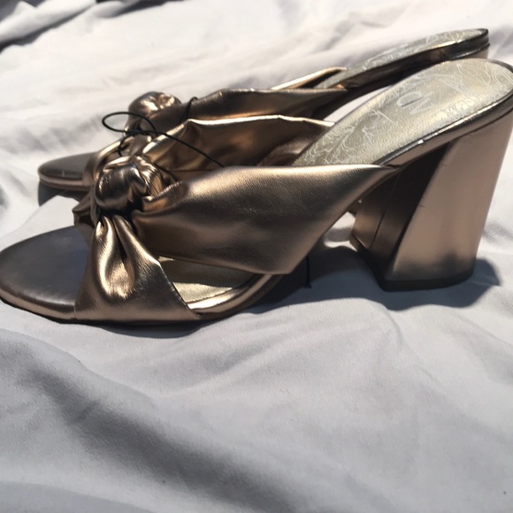 DV by Dolce Vita rose gold knotted heels - Picture 2 of 3